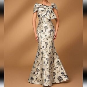 Chic One-Shoulder Floral Gown